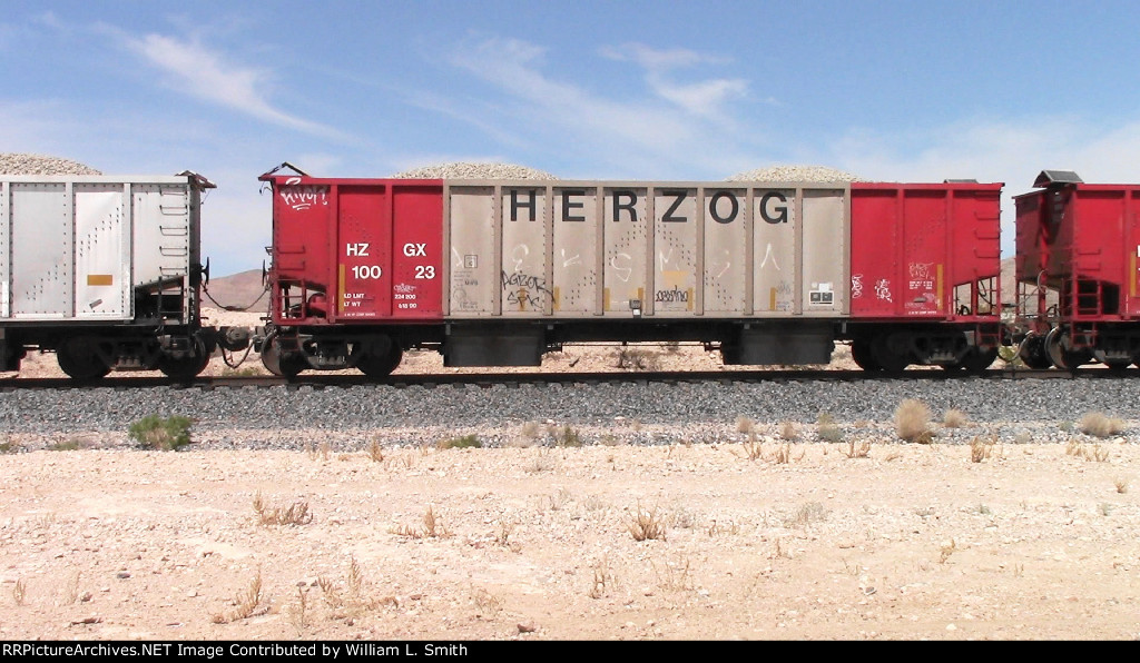 WB Unit Ballast Hooper Frt at Erie NV -29